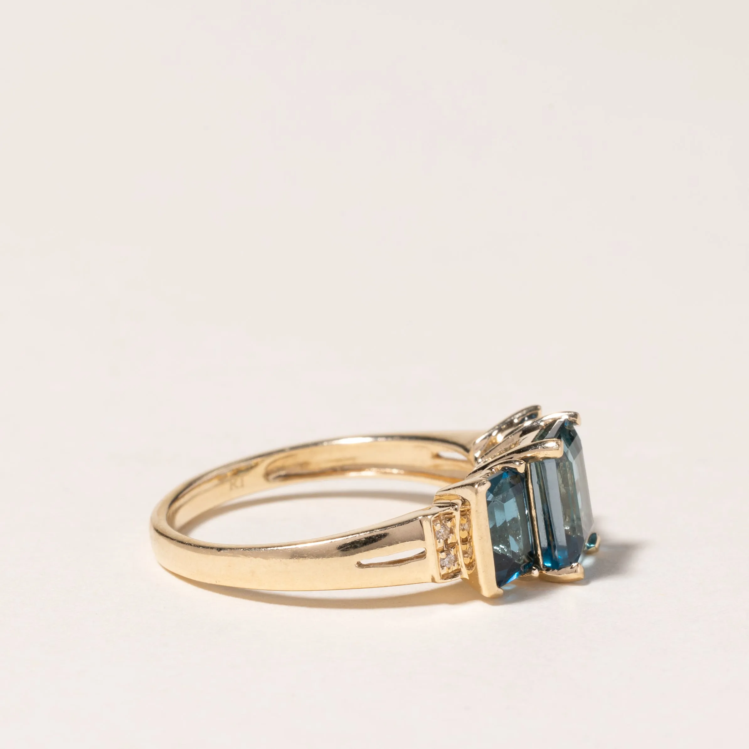 10K Yellow Gold Blue Topaz Ring | 3.28ctw | SZ 7