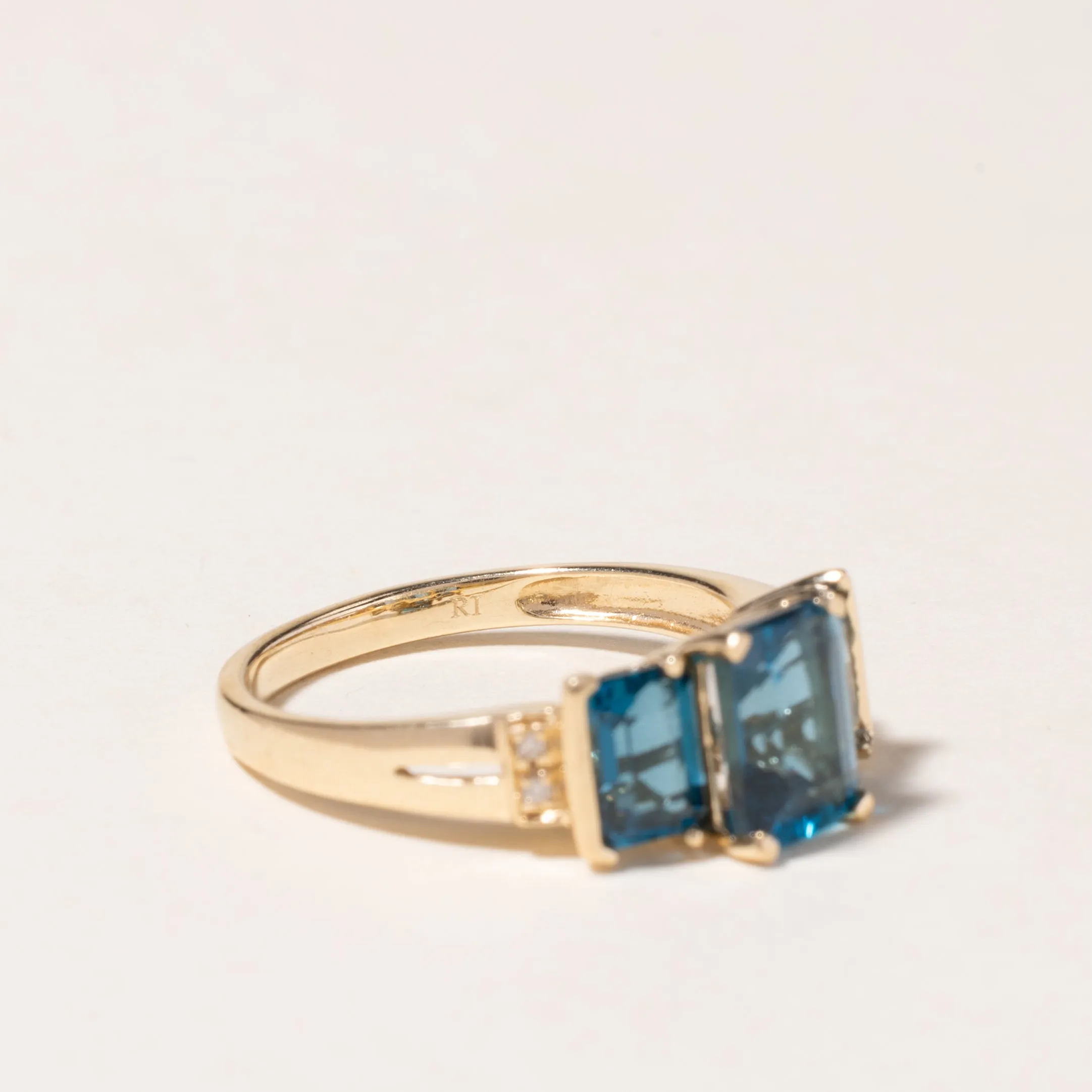 10K Yellow Gold Blue Topaz Ring | 3.28ctw | SZ 7