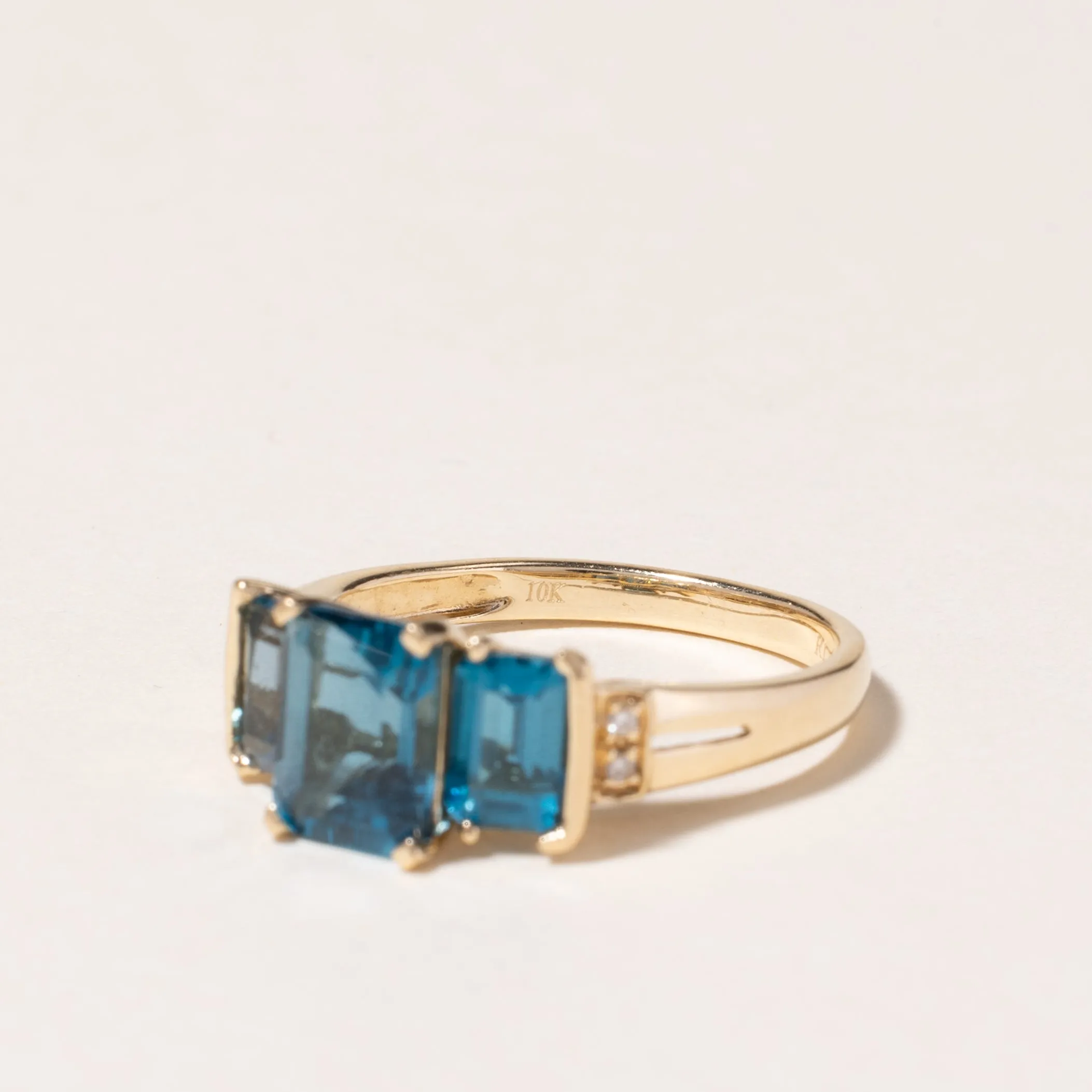 10K Yellow Gold Blue Topaz Ring | 3.28ctw | SZ 7