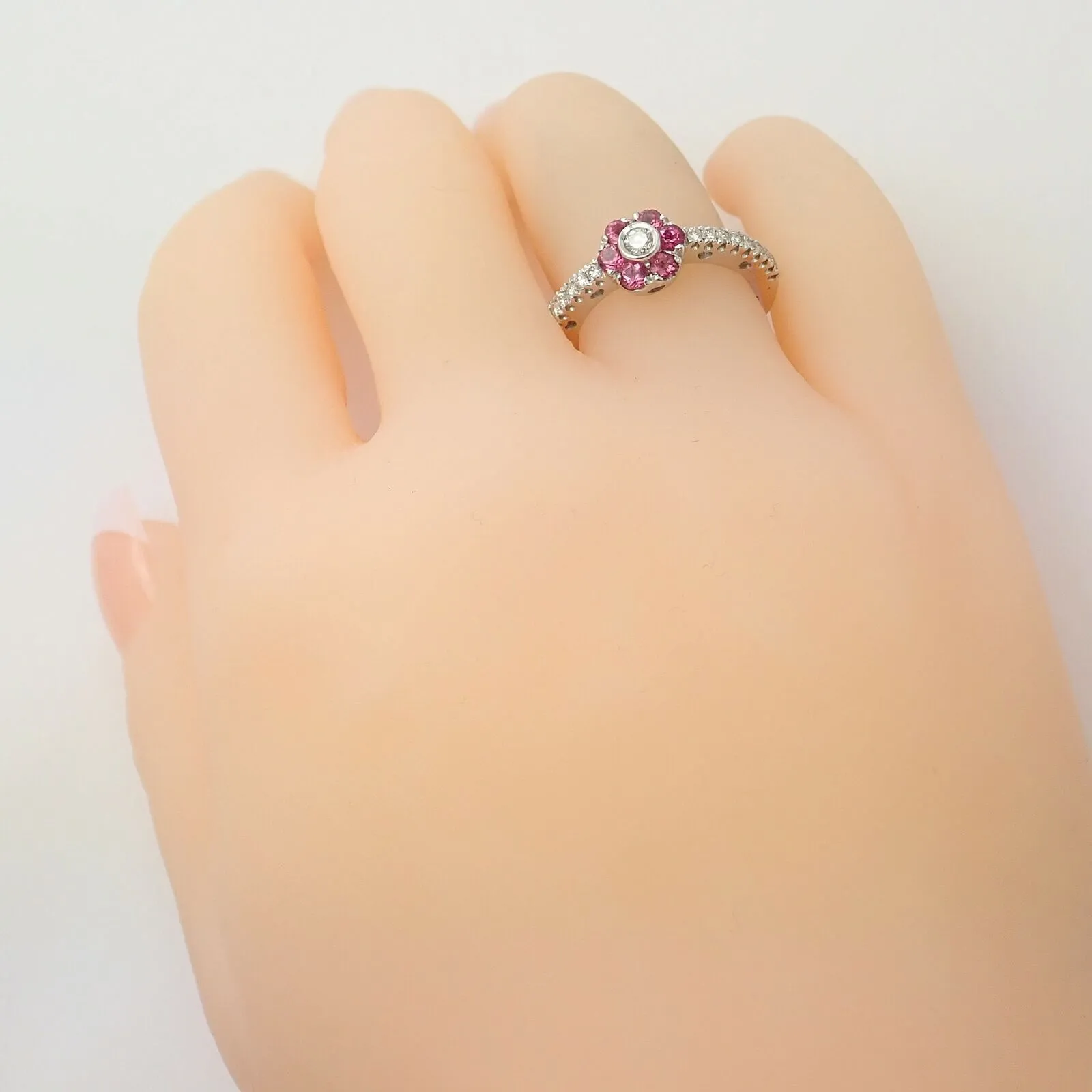 Authentic! Pasquale Bruni 18k White Gold Diamond Pink Sapphire Flower Fiori Ring