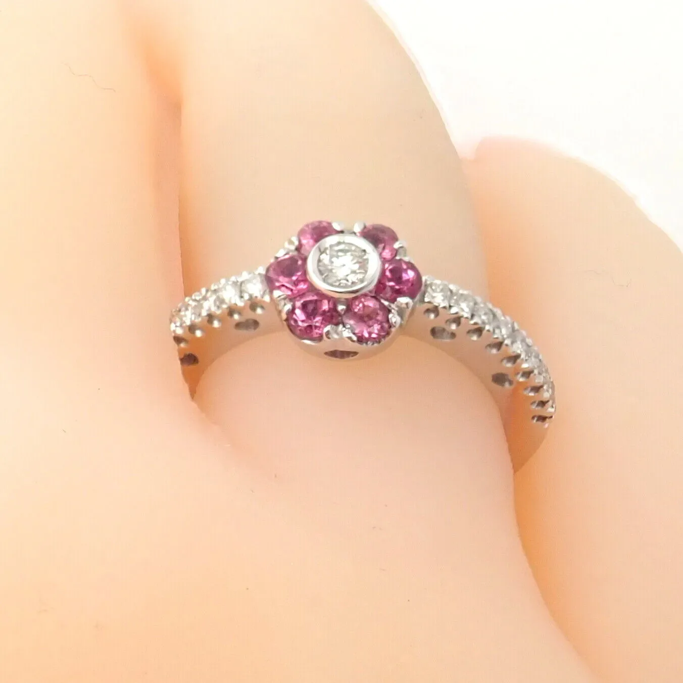 Authentic! Pasquale Bruni 18k White Gold Diamond Pink Sapphire Flower Fiori Ring
