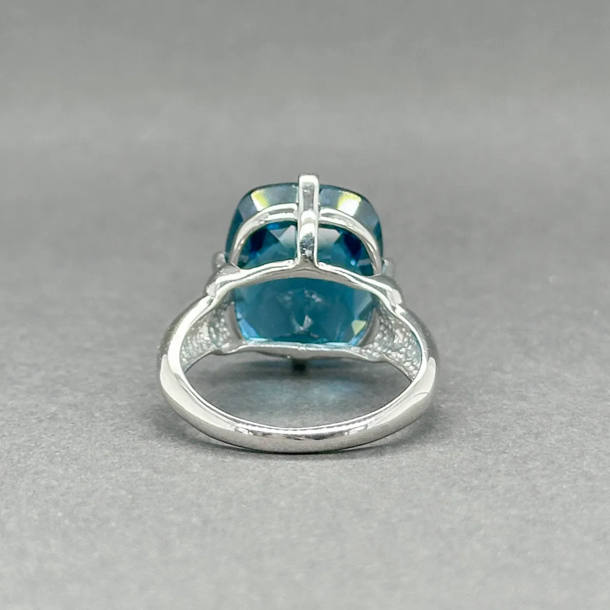Estate 10K W Gold 11.01ct London Blue Topaz Ring