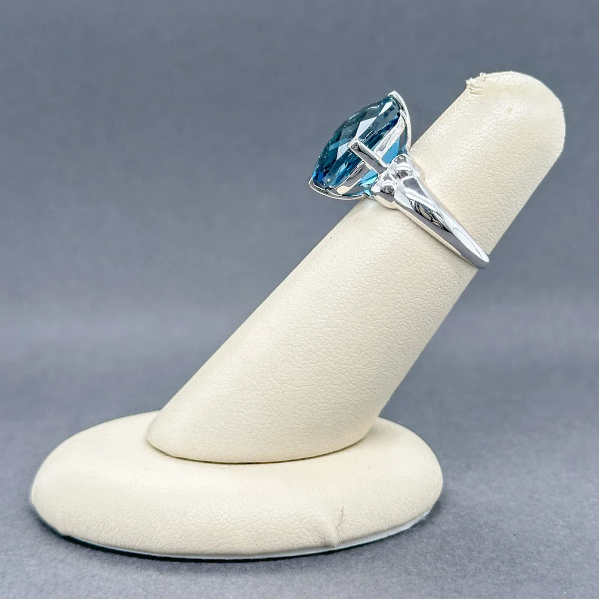 Estate 10K W Gold 11.01ct London Blue Topaz Ring