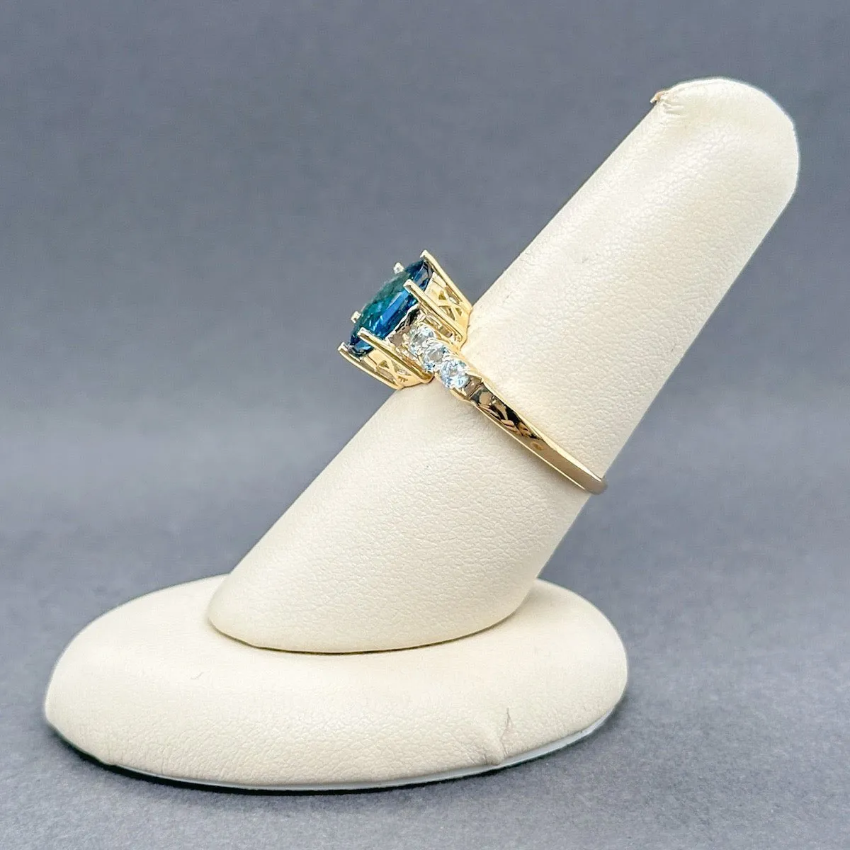 Estate 10K Y Gold 3.31ctw Blue Topaz Ring