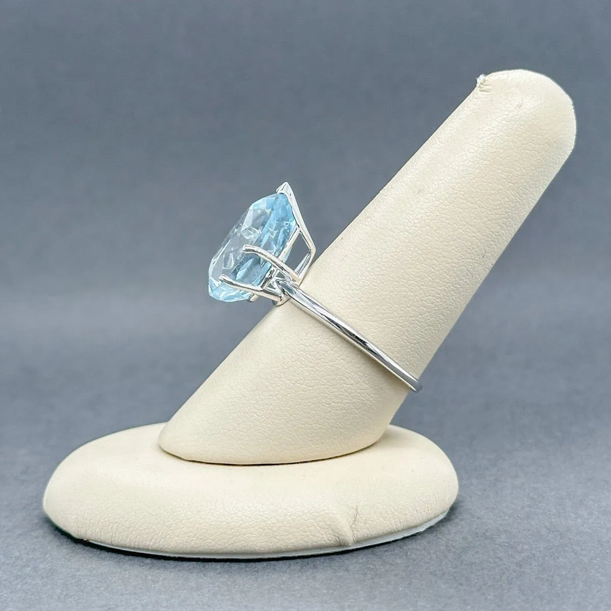Estate 14K W Gold 10.53ct Blue Topaz Ring