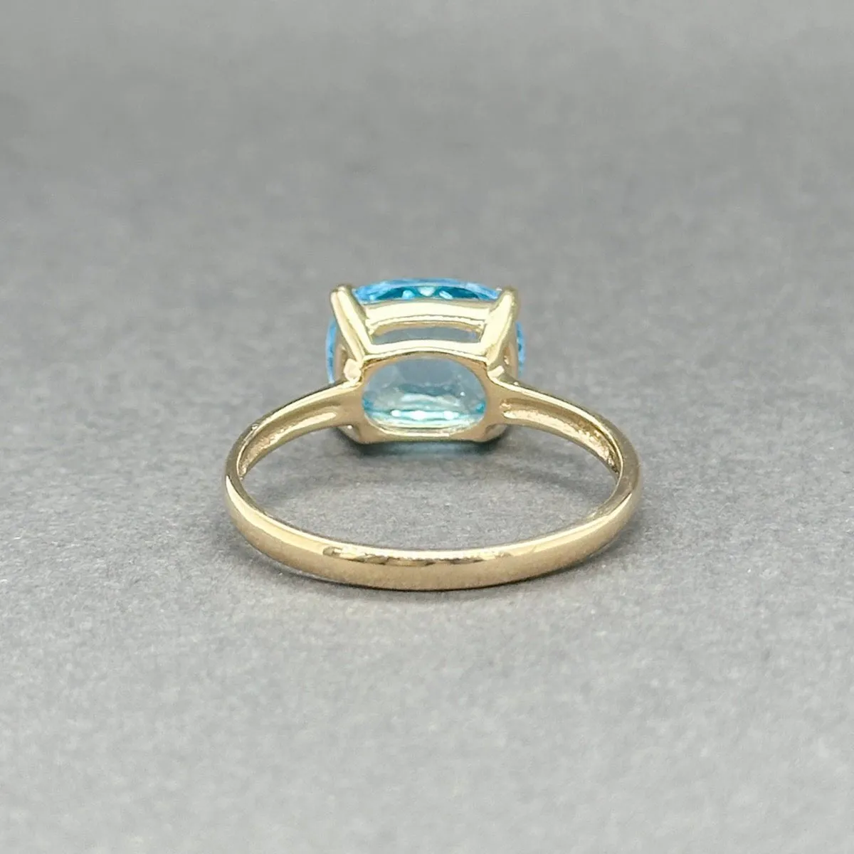 Estate 14K Y Gold 3.89ct Blue Topaz Ring